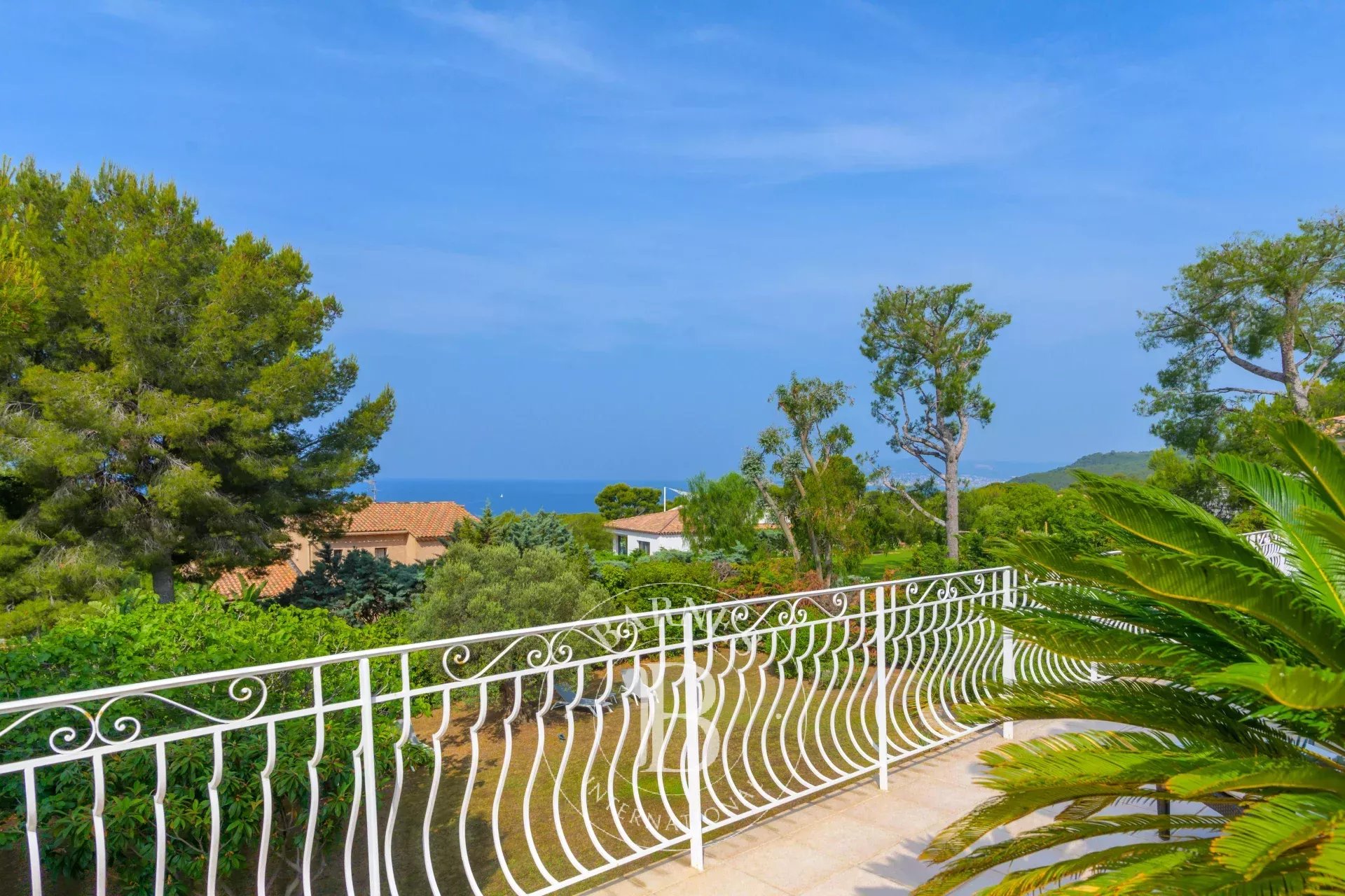 Saint-Cyr-sur-Mer  - Villa 7 Pi&egrave;ces - picture 2