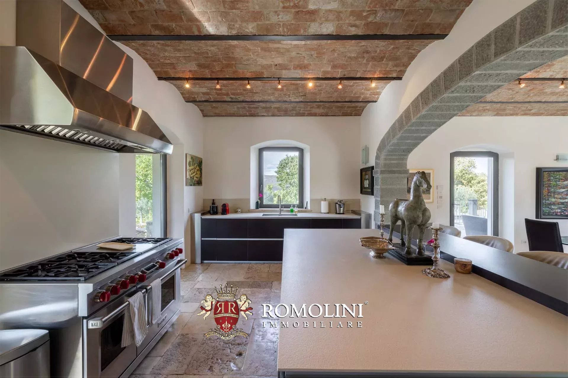 7 Bedroom Villa/Townhouse's Image 38