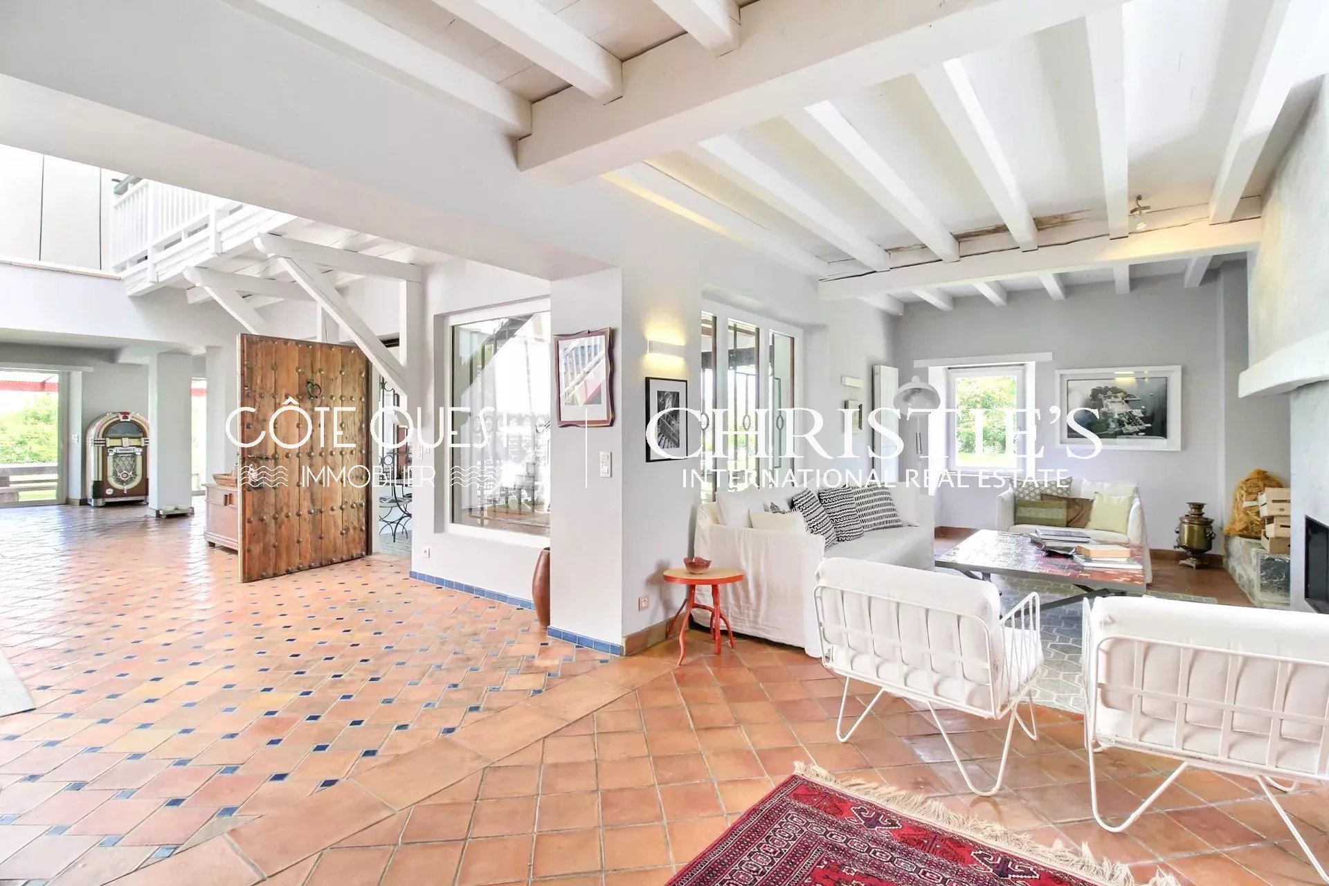 7 Bedroom Villa/Townhouse's Image 3
