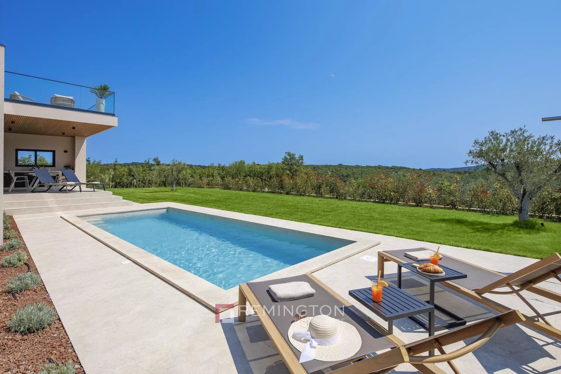 2 Bedroom Villa/Townhouse's Image 16