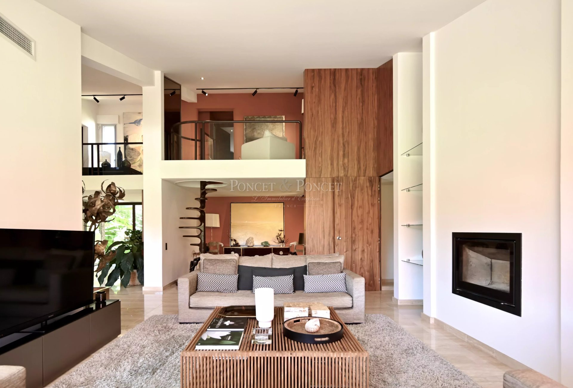 5 Bedroom Villa/Townhouse's Image 11