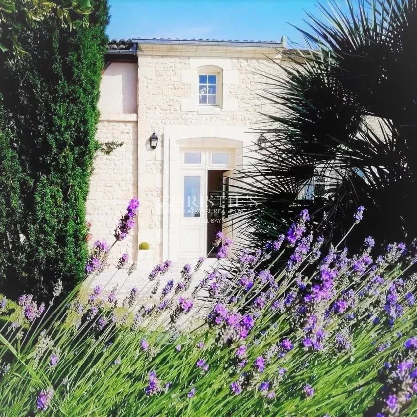 7 Bedroom Villa/Townhouse's Image 28