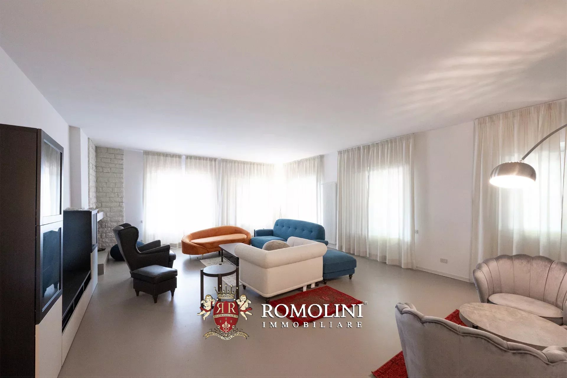 6 Bedroom Villa/Townhouse's Image 33