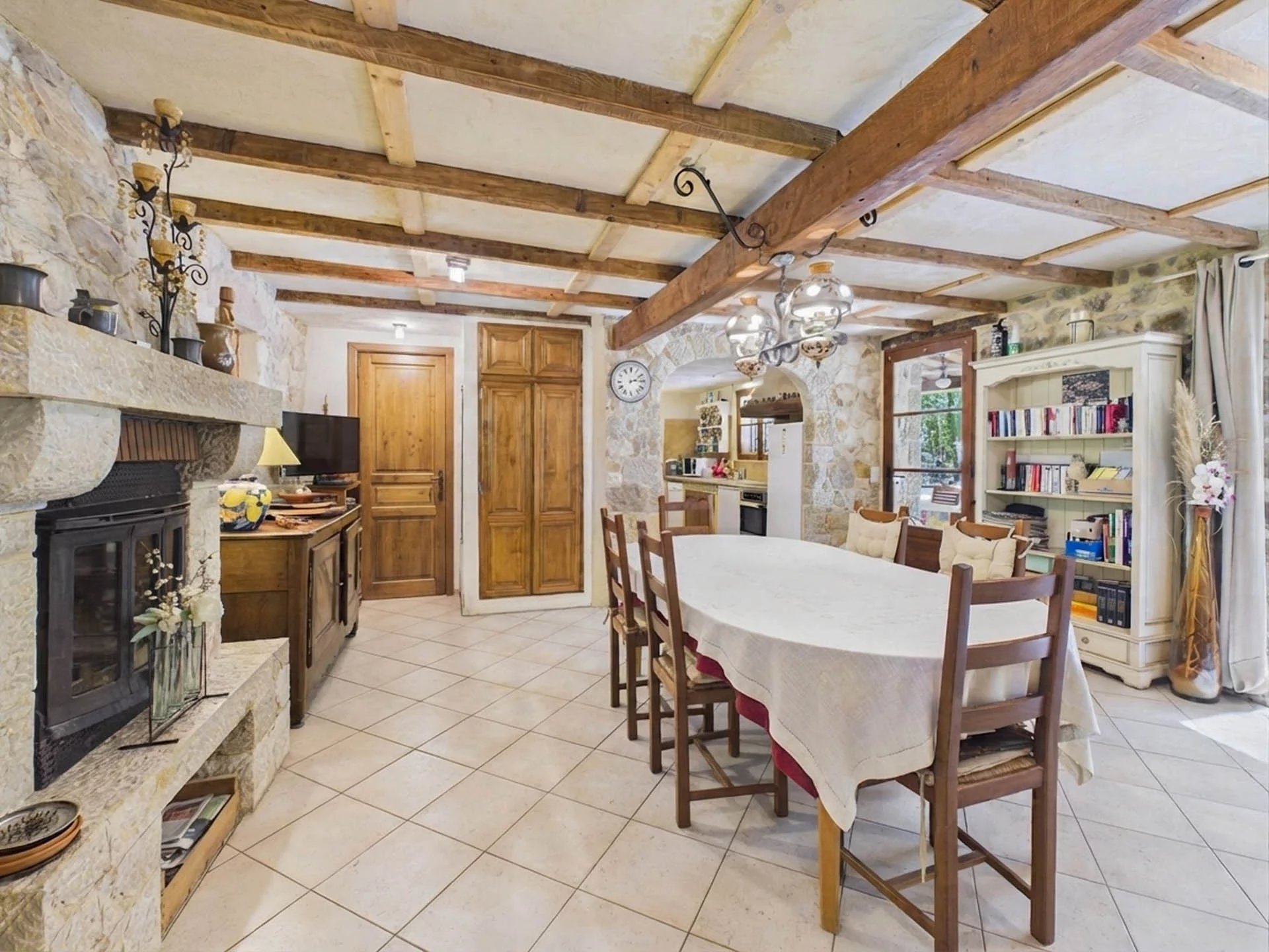 Authentic old stone house - TOURRETTES