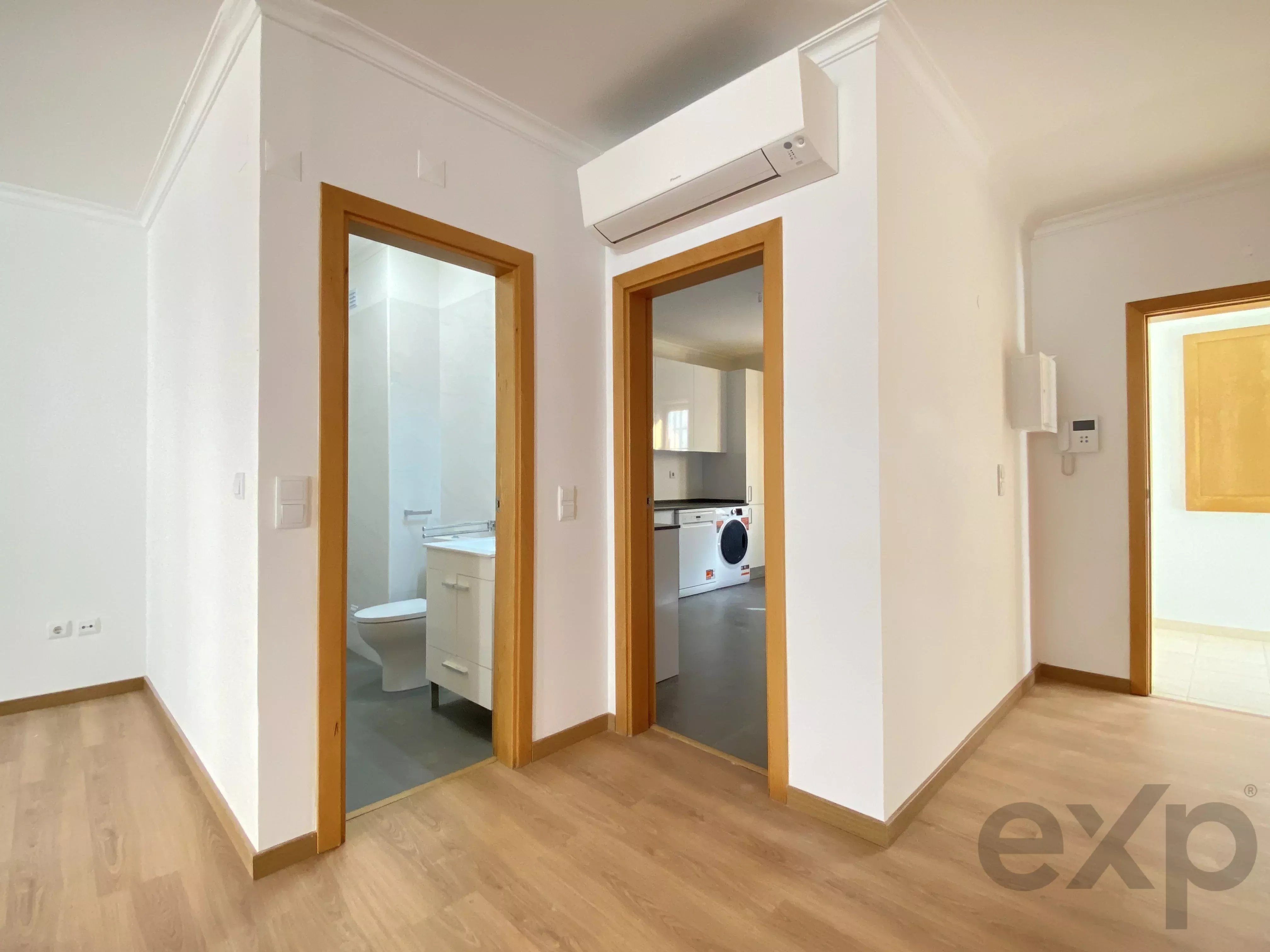 Renovated building - Quiet street in Bairro Alto, Lisbon 87014795 image 33