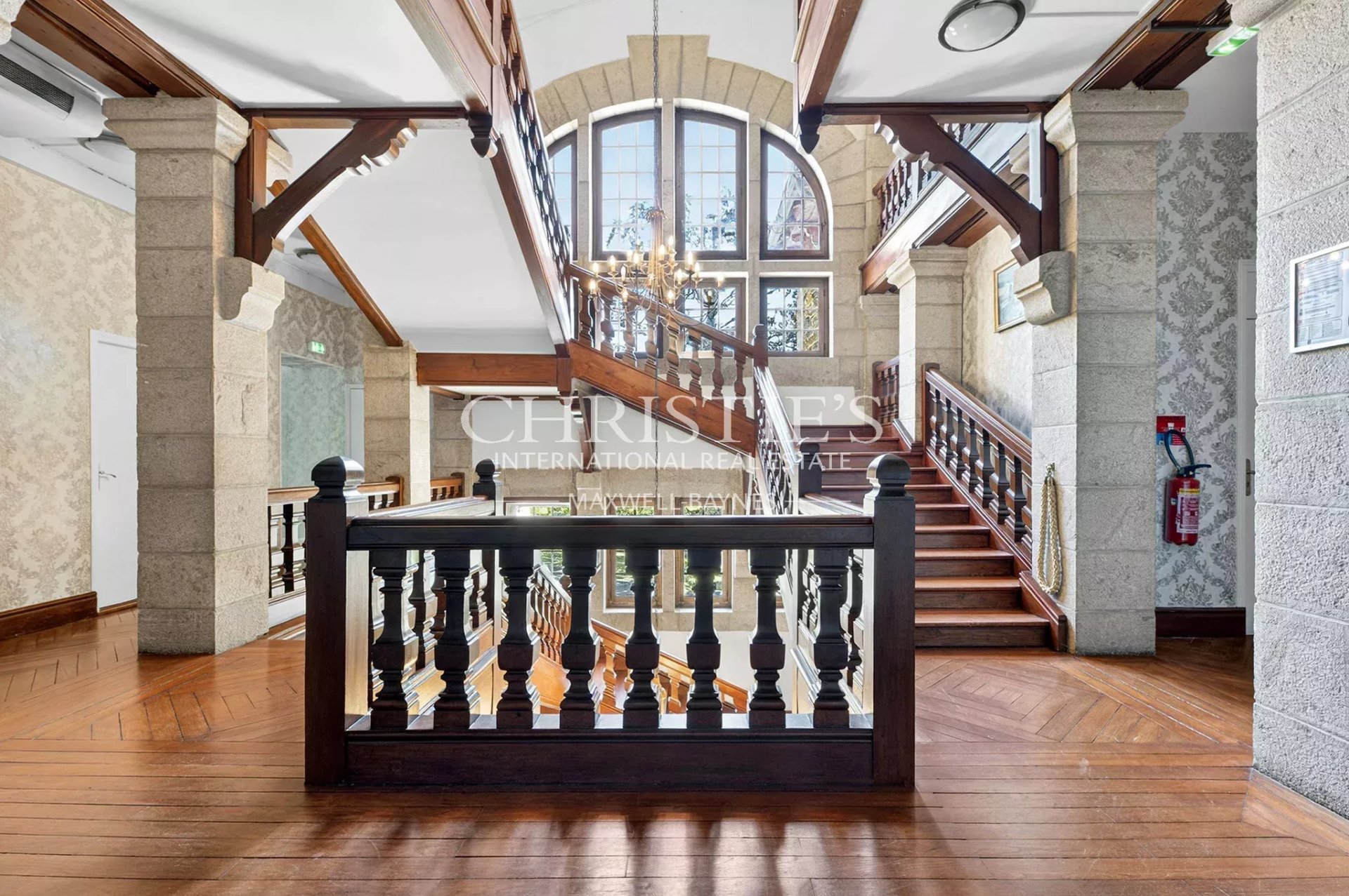 38 Bedroom Chateau's Image 53