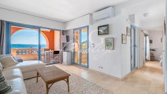 EXCEPTIONAL – WATERFRONT APARTMENT — photo 5 of 7