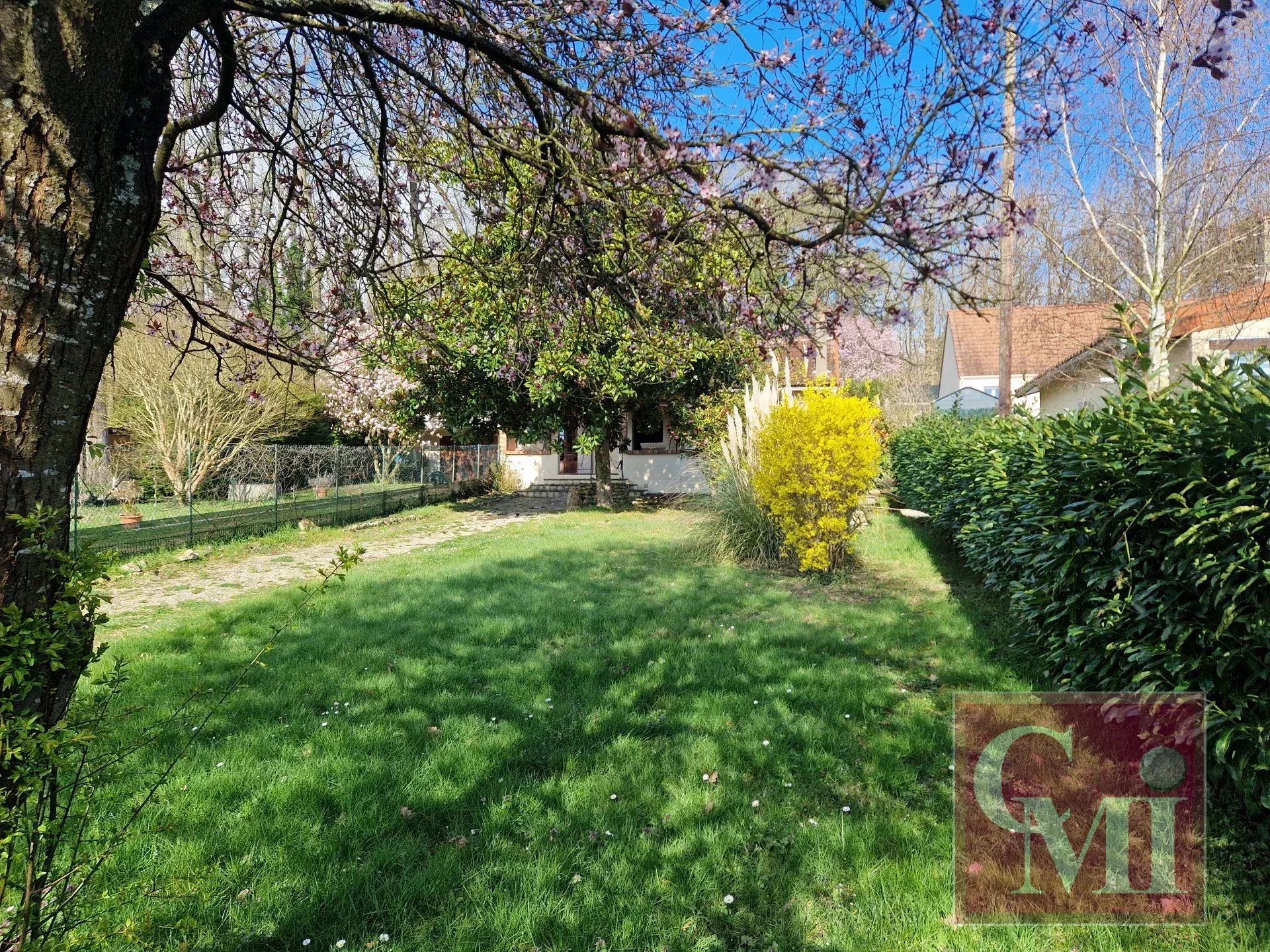 Exclusivité ! Charmante maison à rénover sur 632 m²