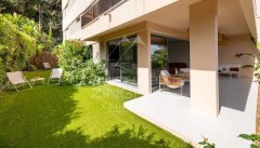 VILLEFRANCHE-SUR-MER – Stunning Fully Renovated 2-Bedroom Apartment — photo 2 of 7
