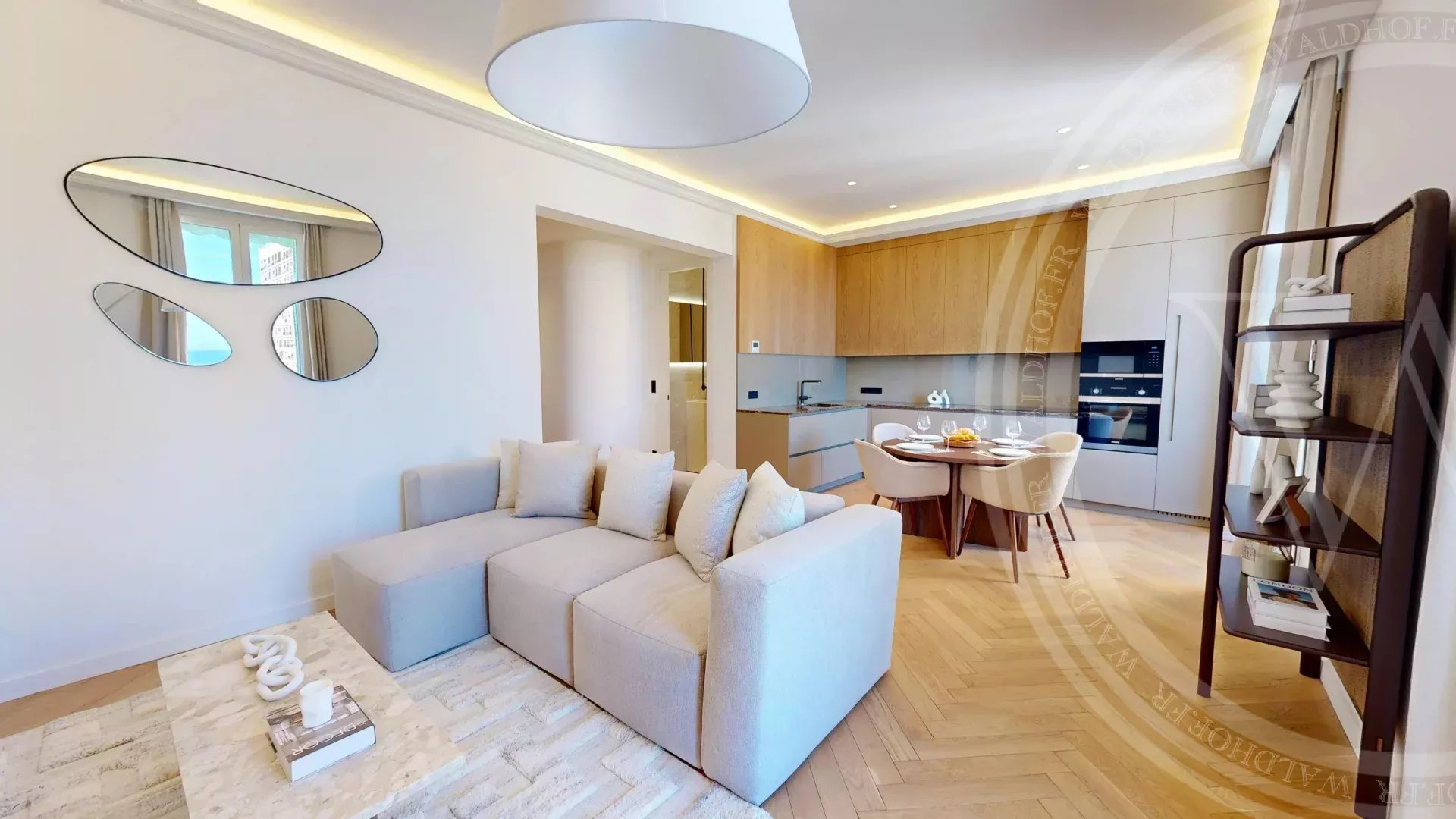 Appartement deux chambres neuf à Monte-Carlo, offrant une vue mer à couper le souffle et un accès privilégié au boulevard des Moulins