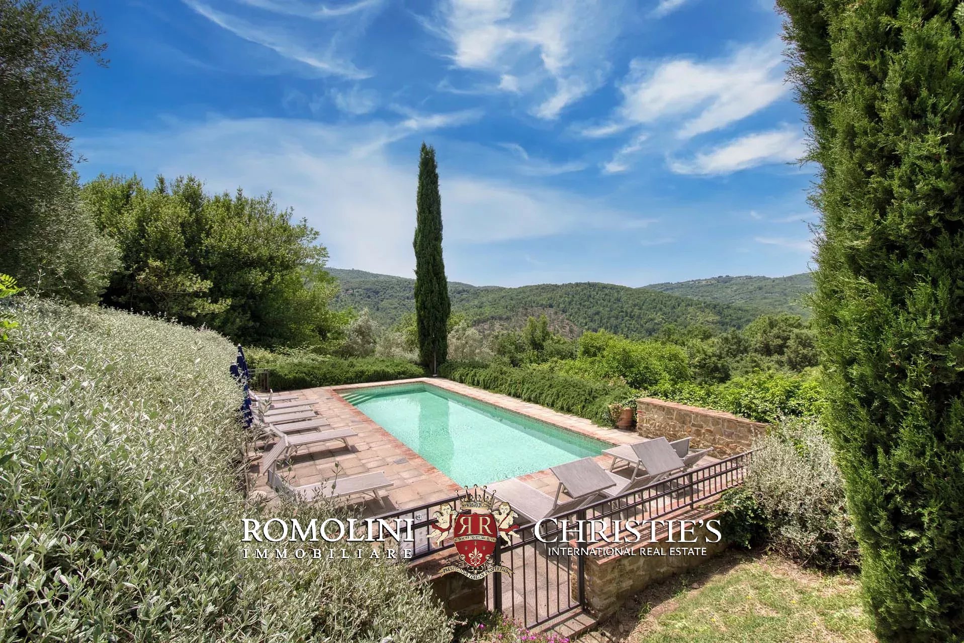 6 Bedroom Villa/Townhouse's Image 8
