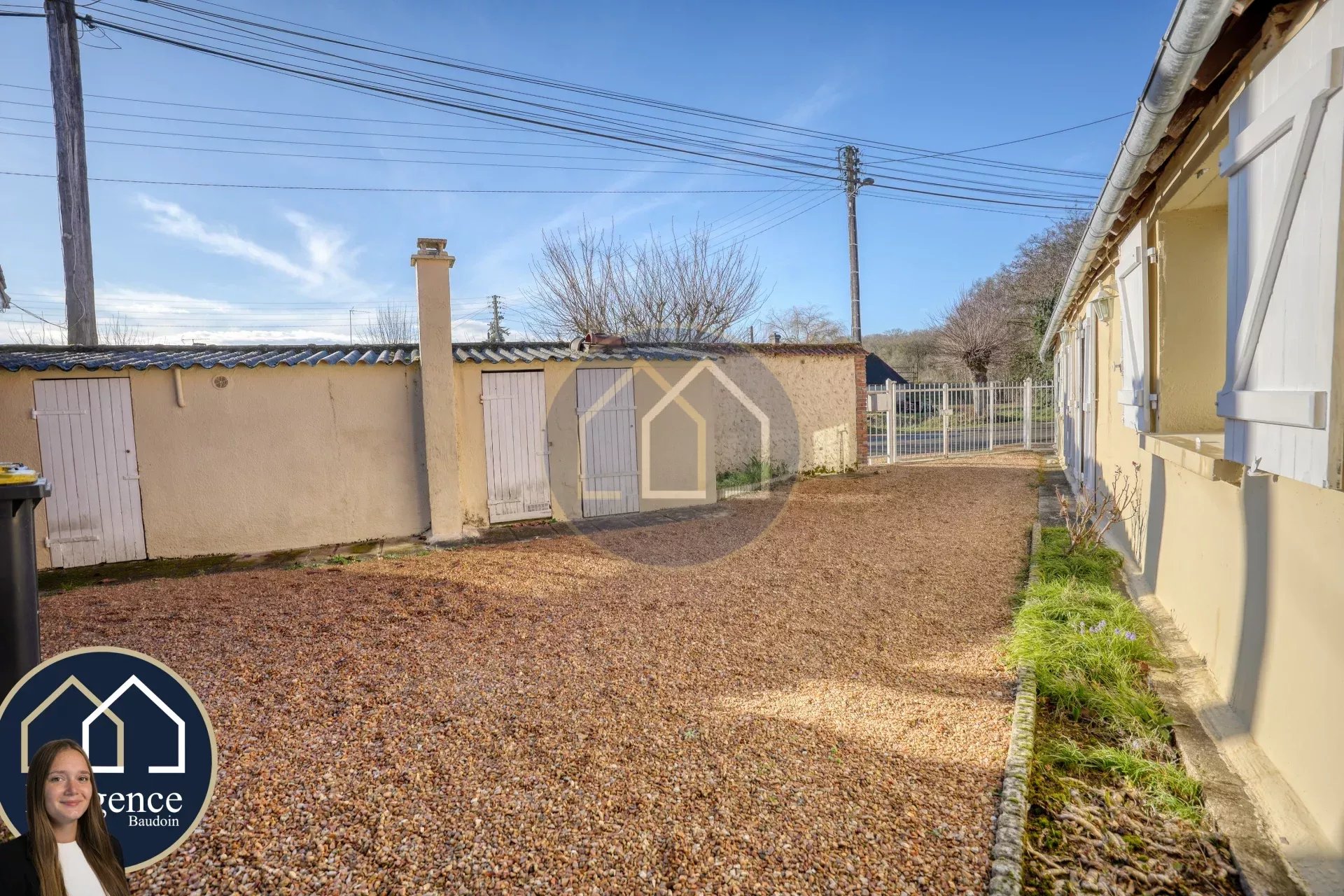 Charmante longère rénovée – 105 m² habitables + grenier aménageable + cour 212m2