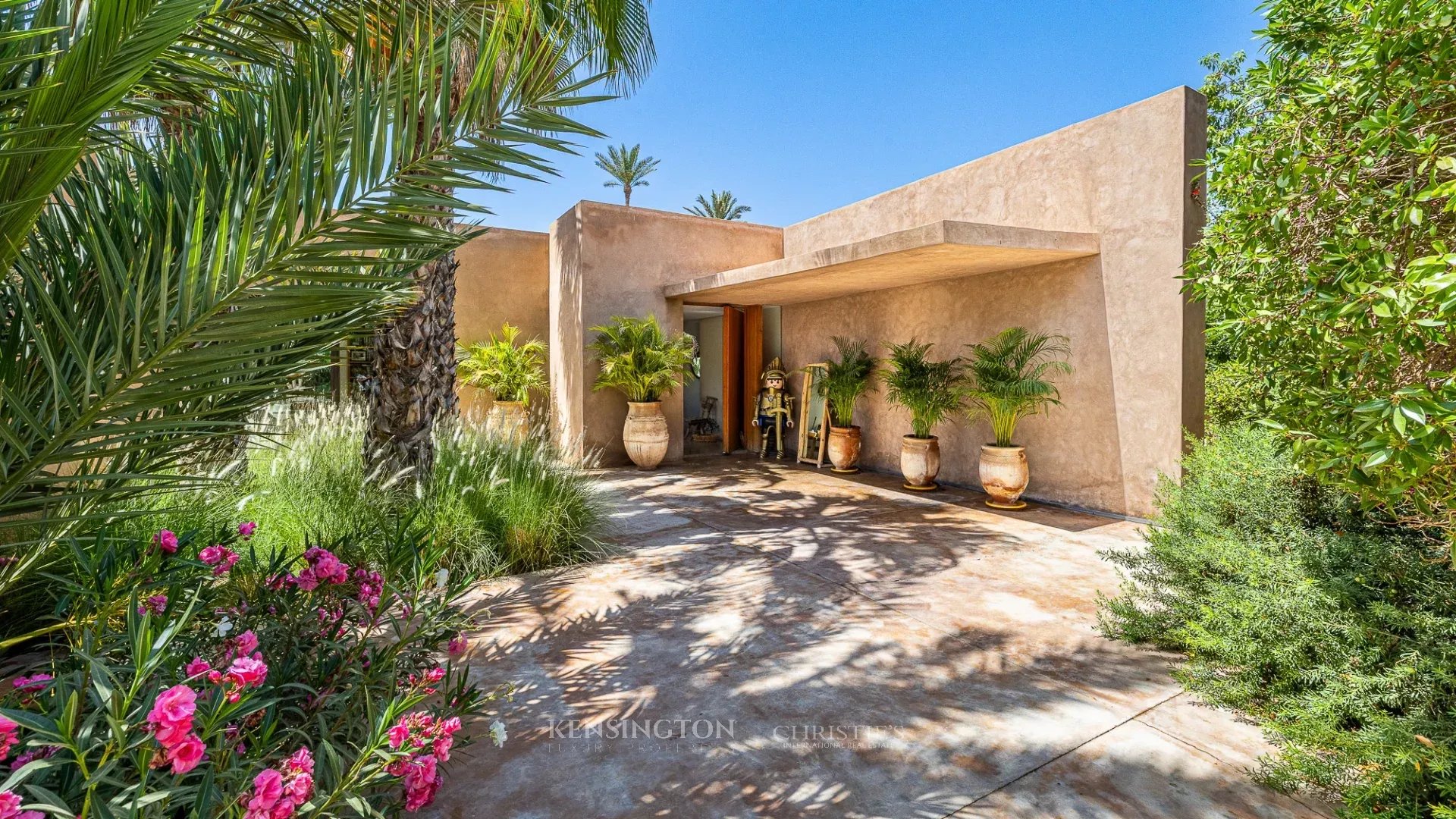 6 Bedroom Villa/Townhouse's Image 43