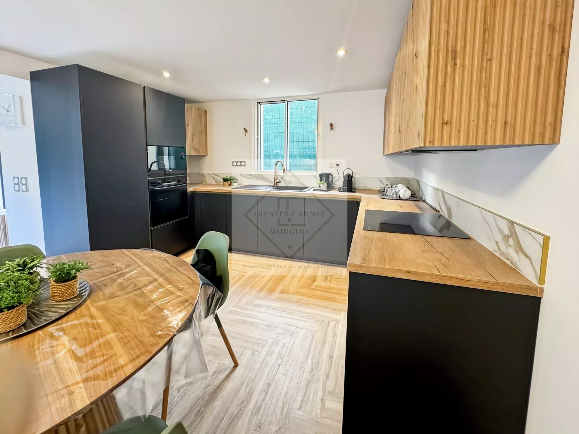 For  RENT : Charming Townhouse in the Heart of Cannes! — фото 11