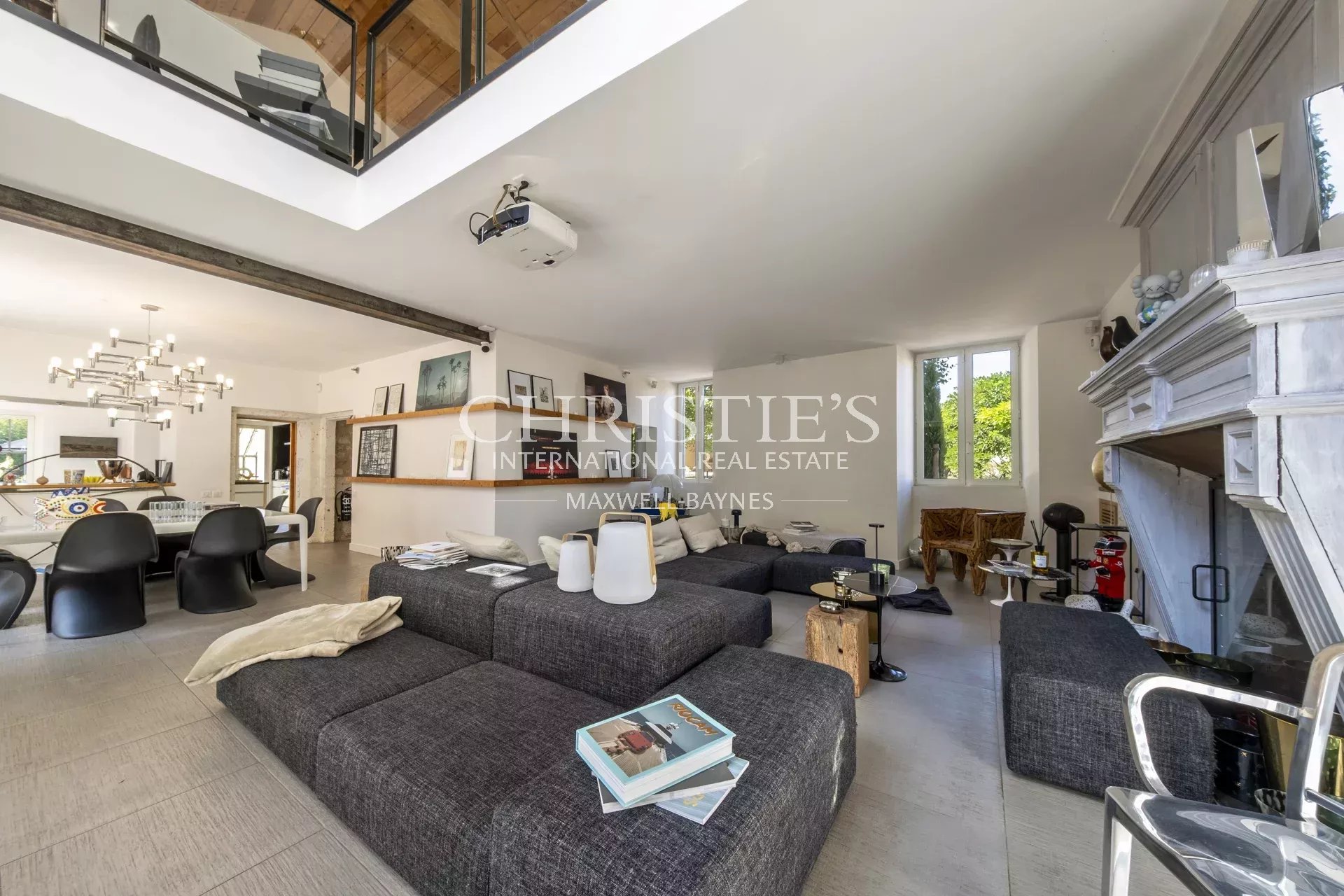13 Bedroom Villa/Townhouse's Image 20