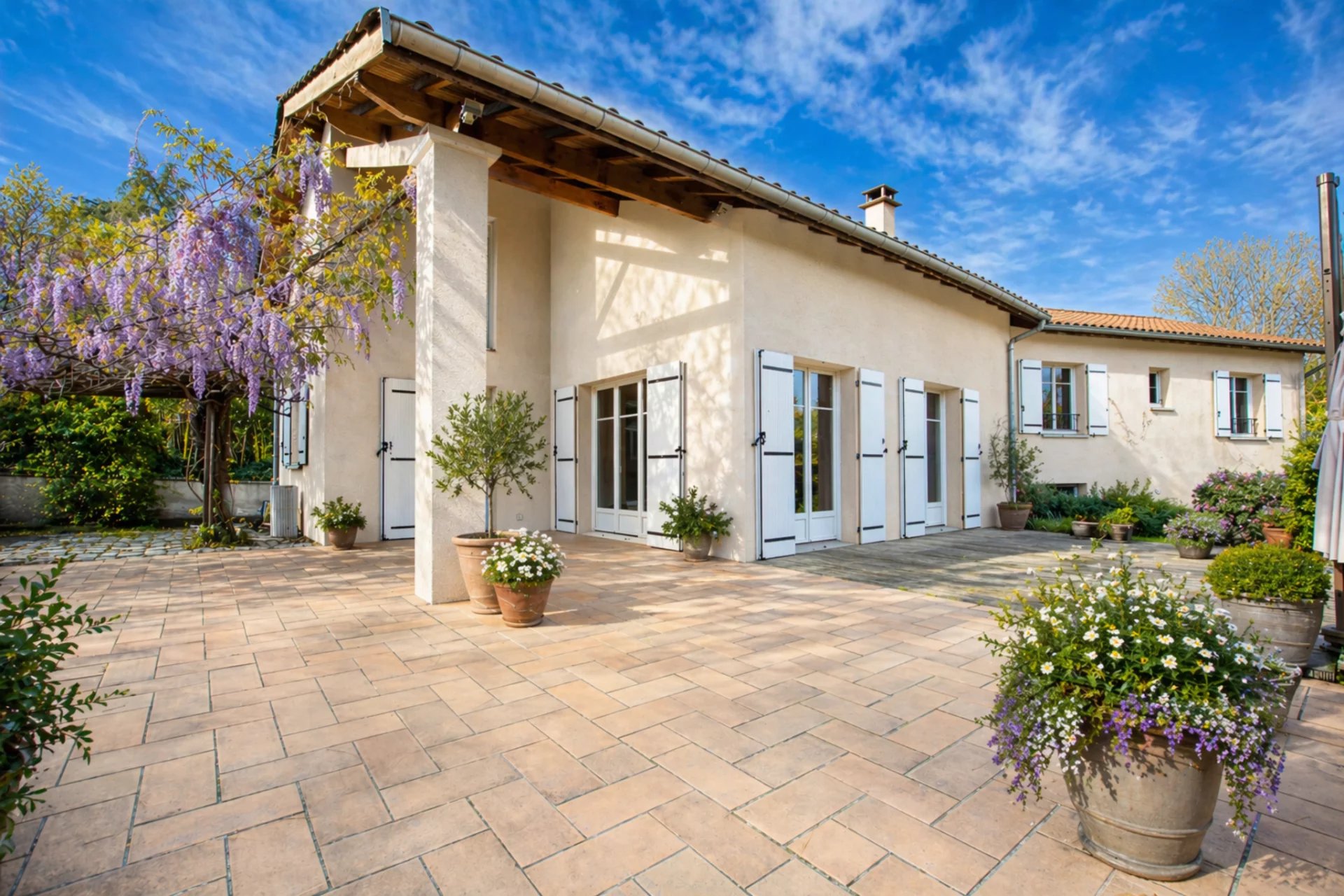 Grande maison - 6 ch. -  238m2 - grand terrain - calme et nature