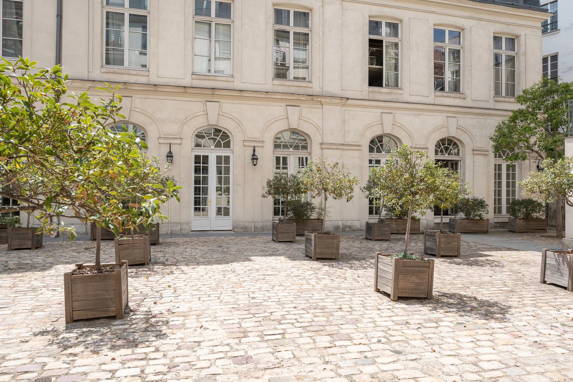 Appartement - 75006 Paris - Monnaie - 2 chambres - 148 m2 - 92 m2 Carrez