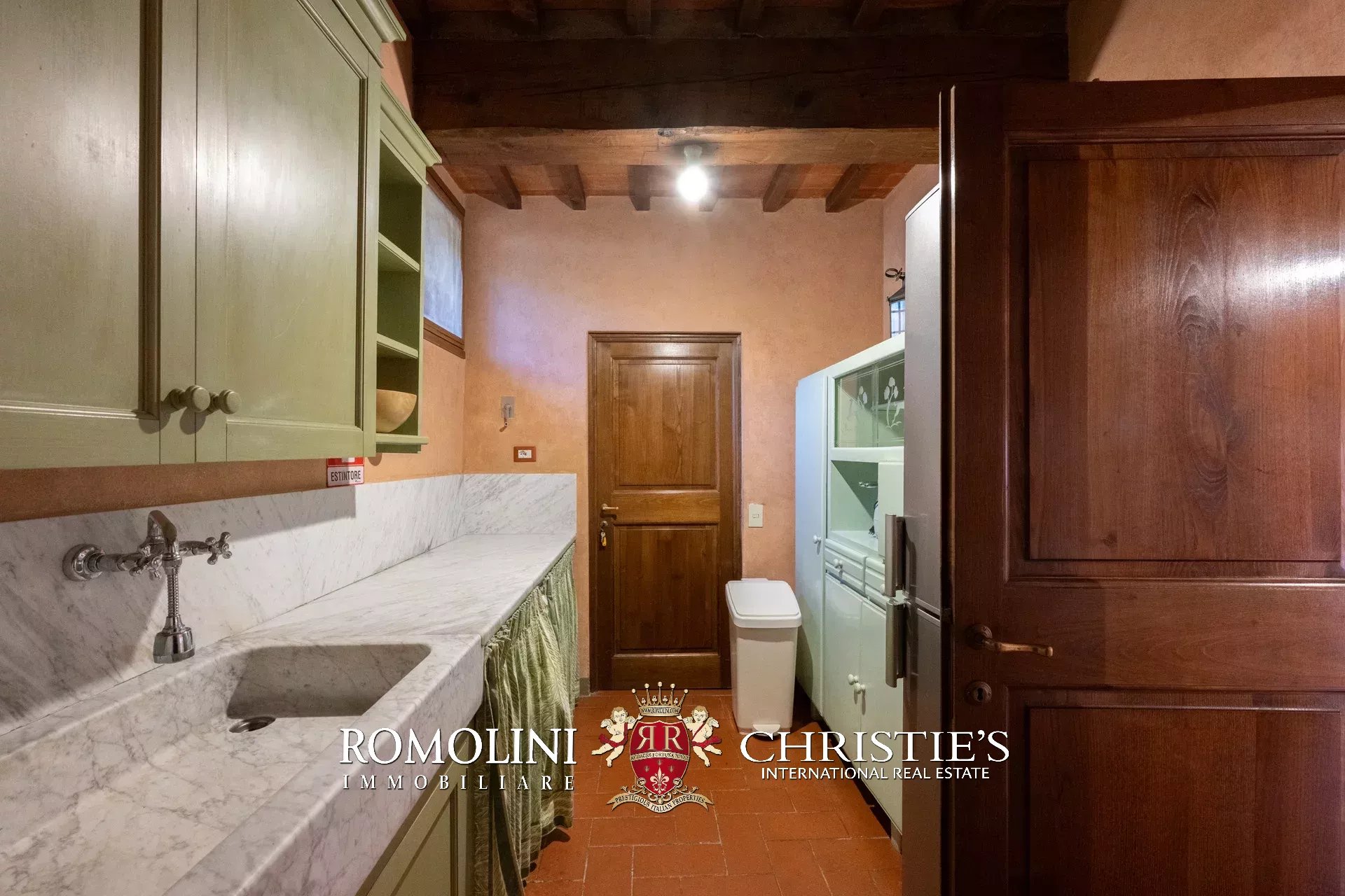 13 Bedroom Villa/Townhouse's Image 25