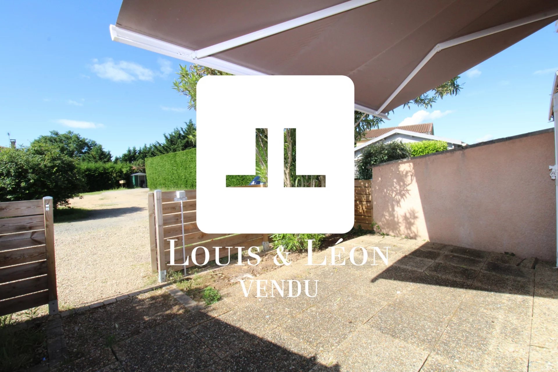 MAISON DE VILLE - JARDIN - TERRASSE - STATIONNEMENT