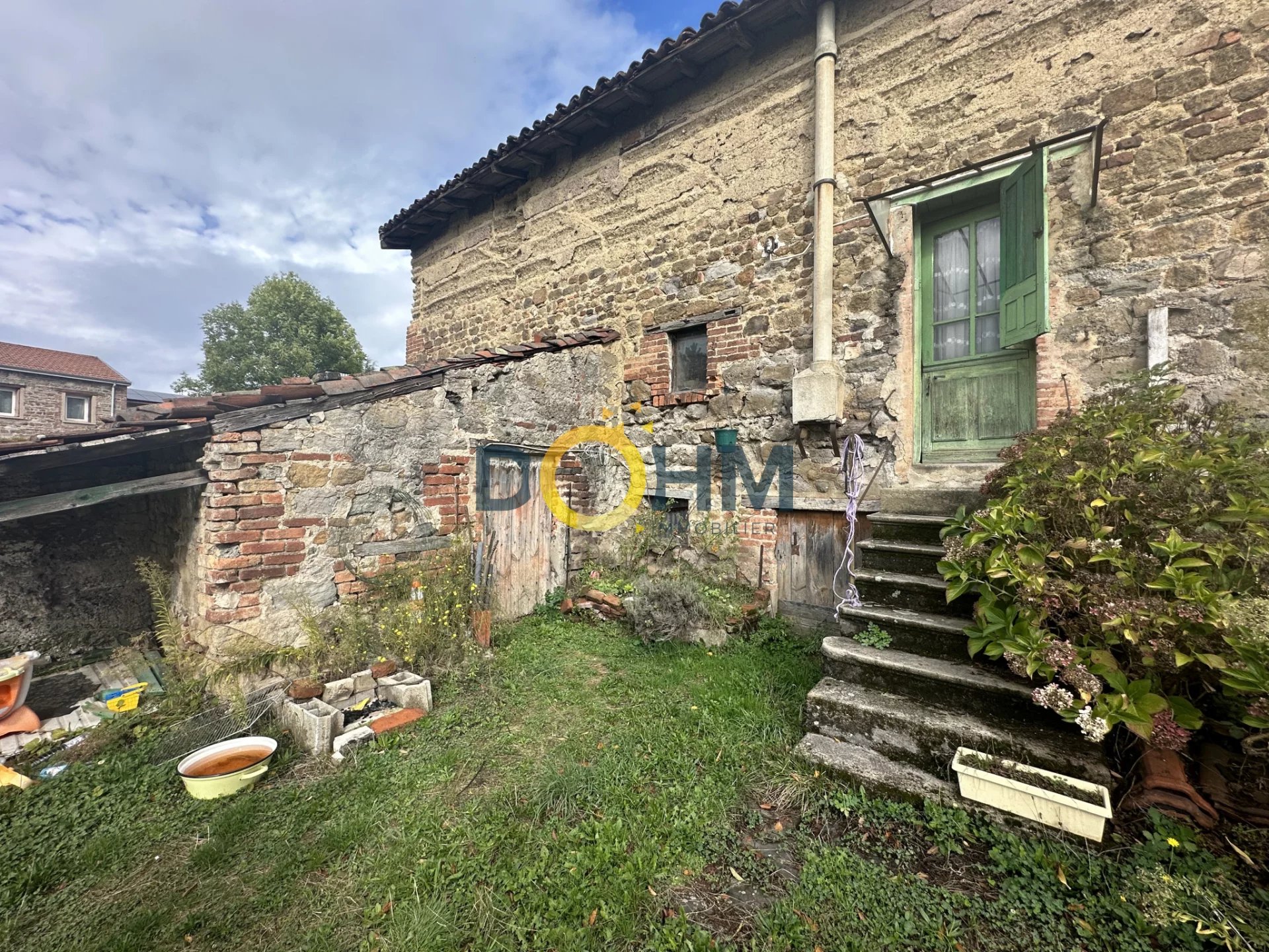 Maison en pierres de 140m2  à Rénover