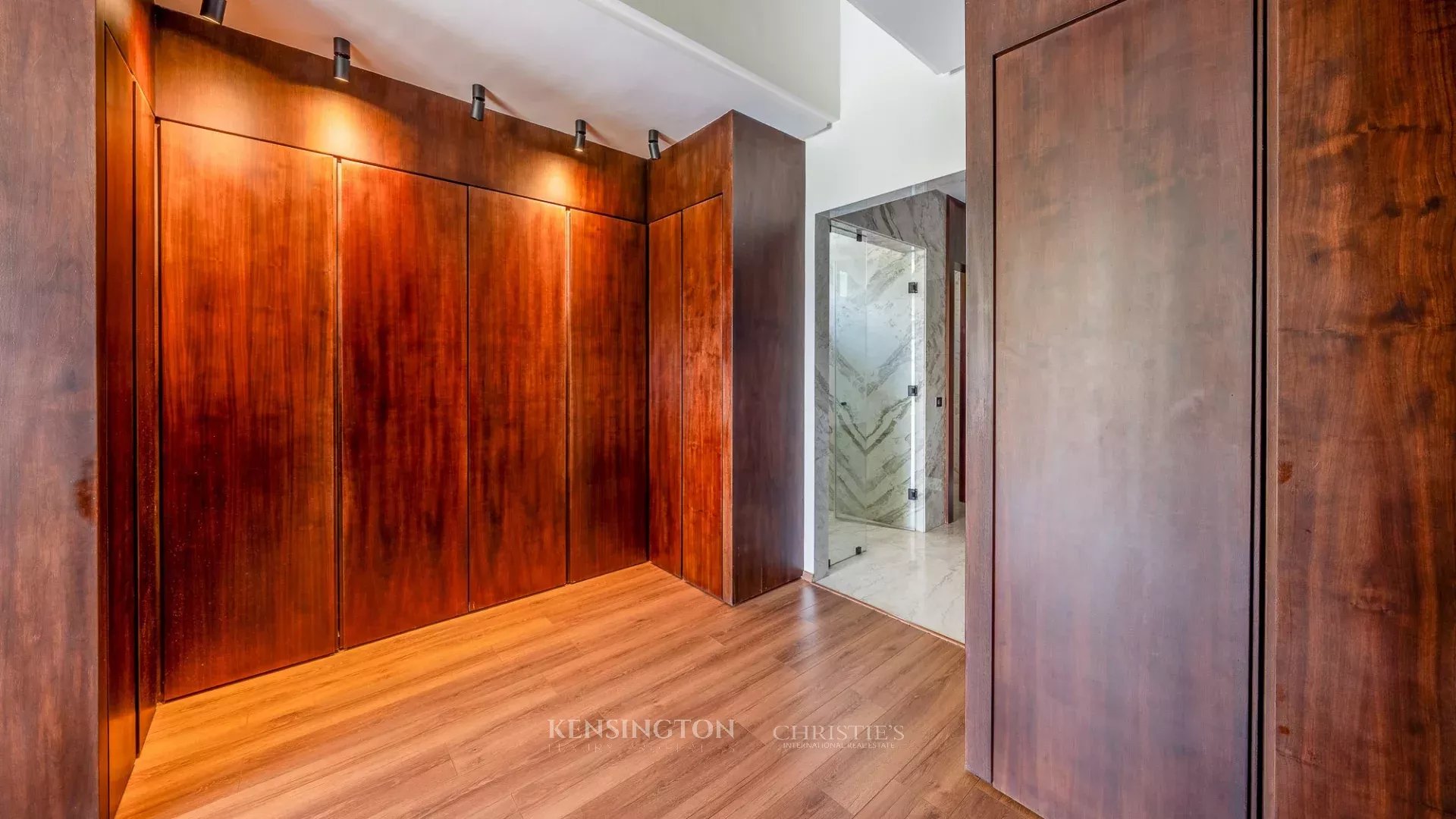5 Bedroom Villa/Townhouse's Image 24