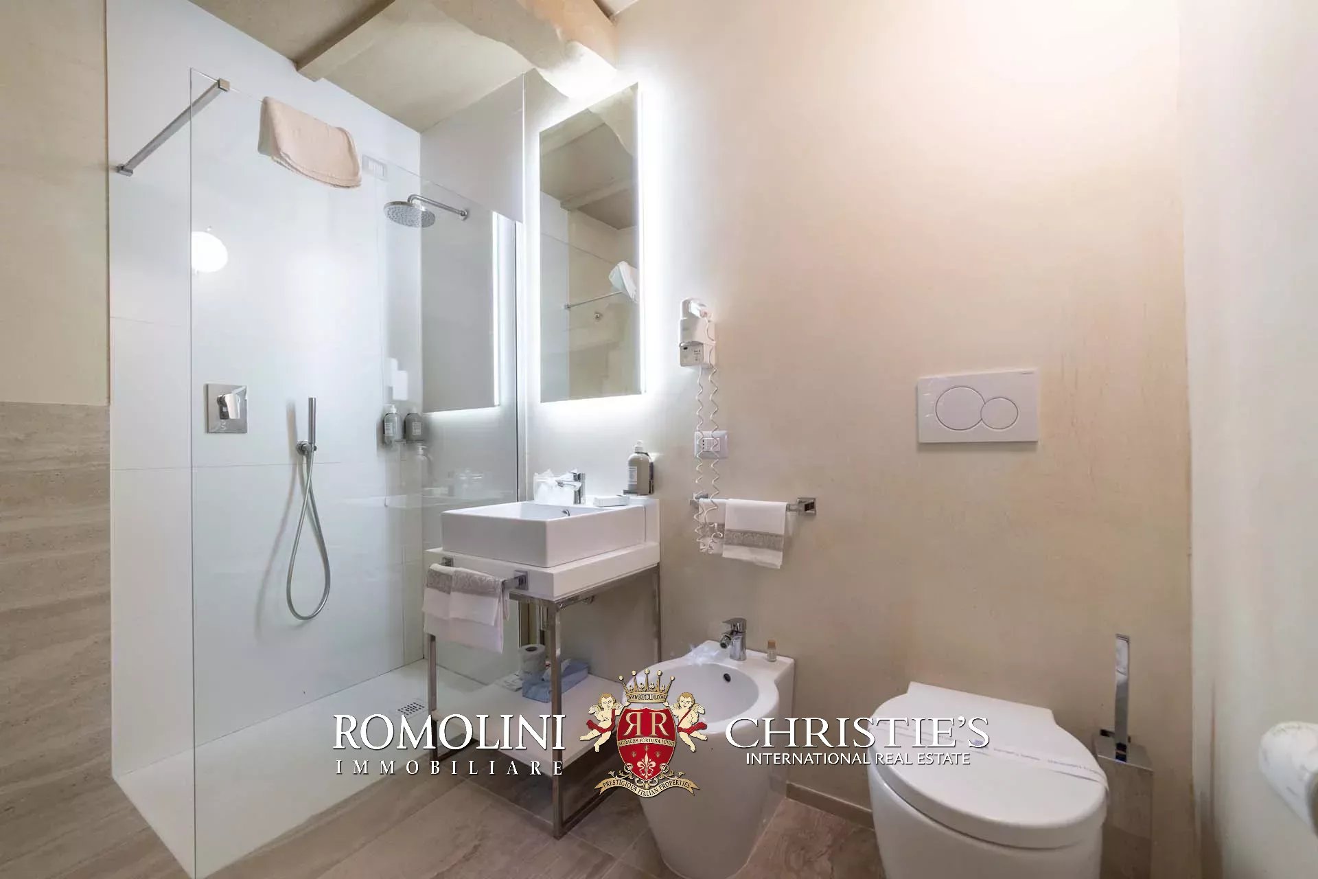 19 Bedroom Villa/Townhouse's Image 32