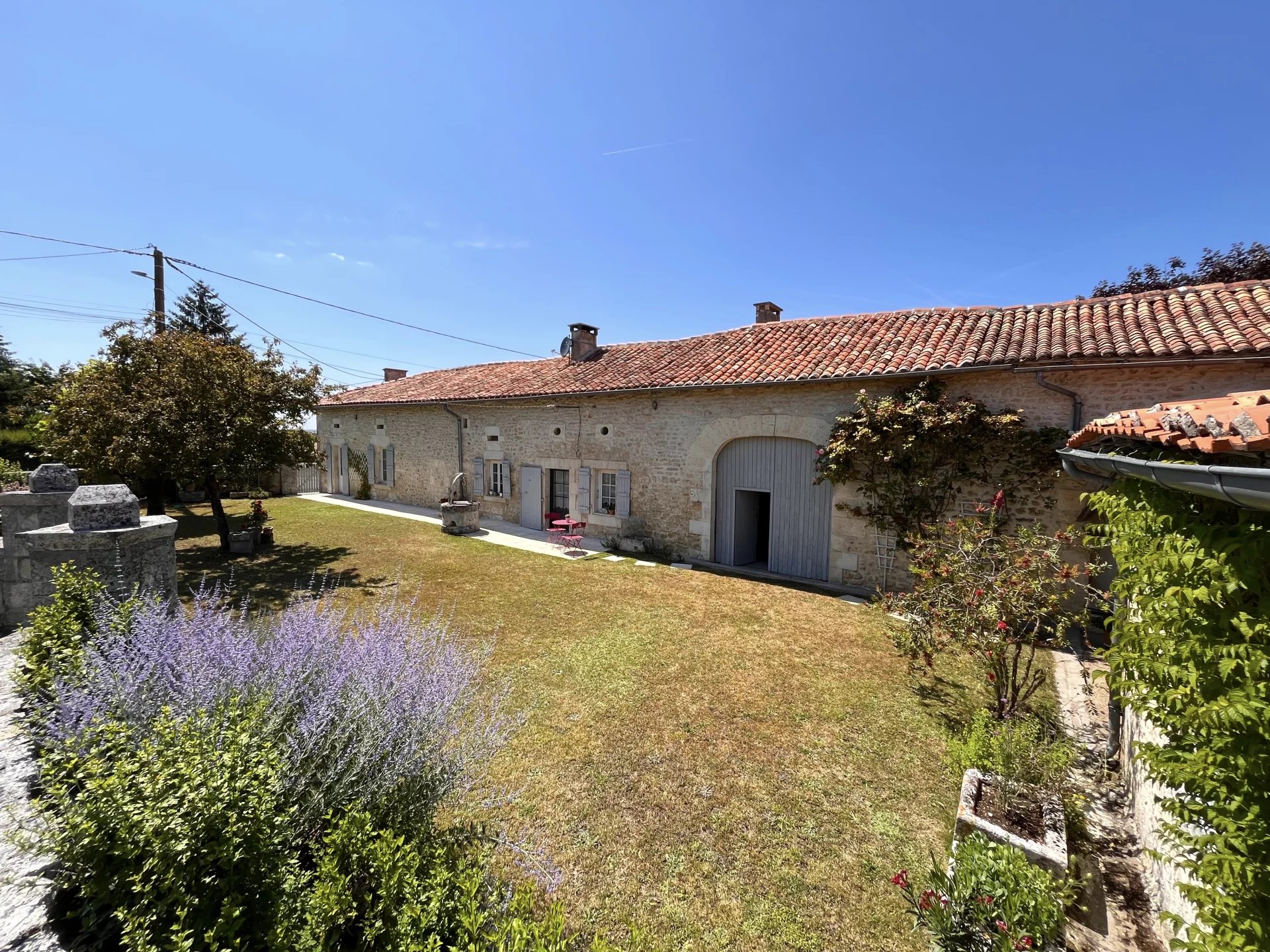 Charmante maison en pierre avec piscine !