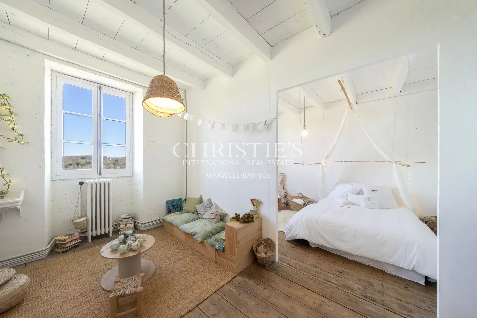 8 Bedroom Chateau's Image 25