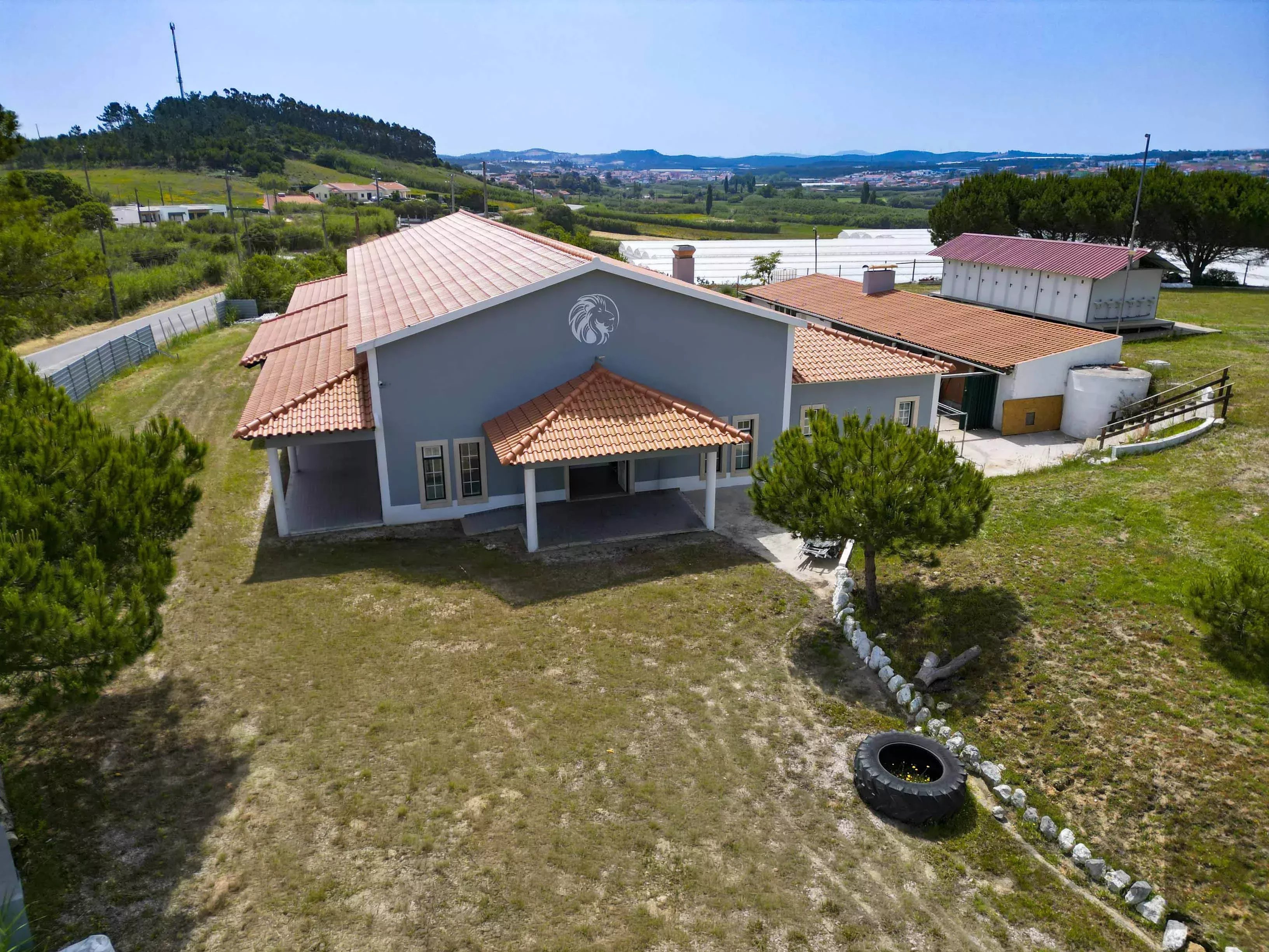 A dos Cunhados - Commercial farm with a plot of land measuring 9630 square meters 87016840 image 2
