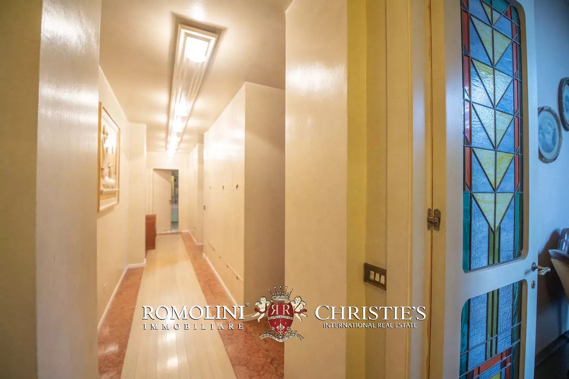 5 Bedroom Apartment/Flat's Image 3