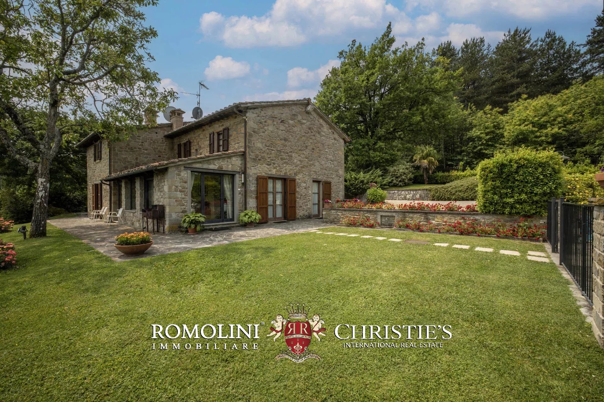 6 Bedroom Villa/Townhouse's Image 6