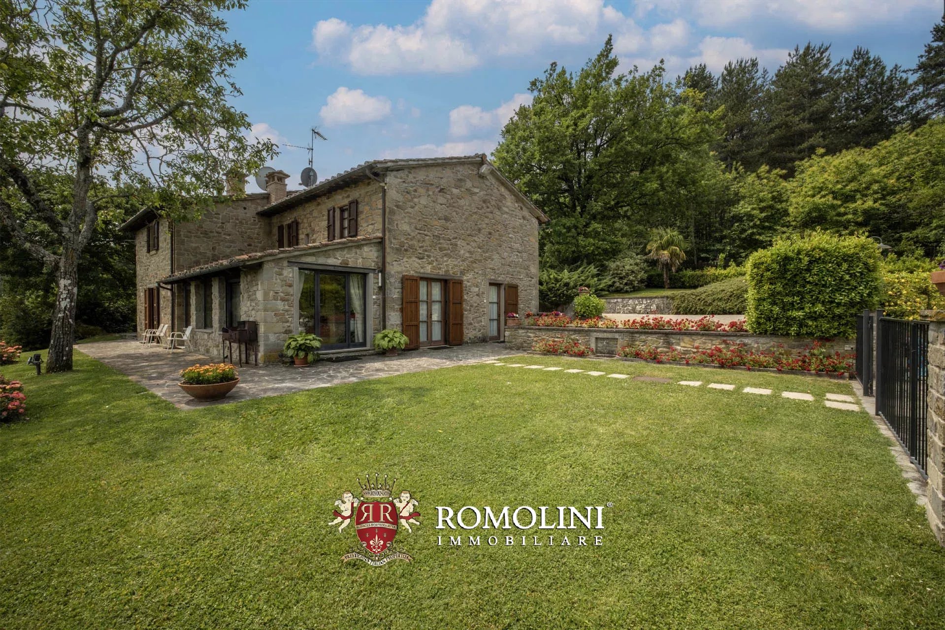 6 Bedroom Villa/Townhouse's Image 6