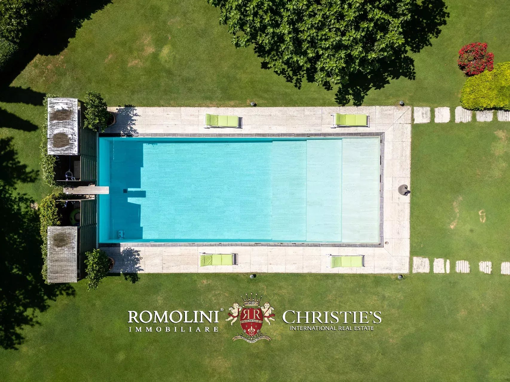 4 Bedroom Villa/Townhouse's Image 8