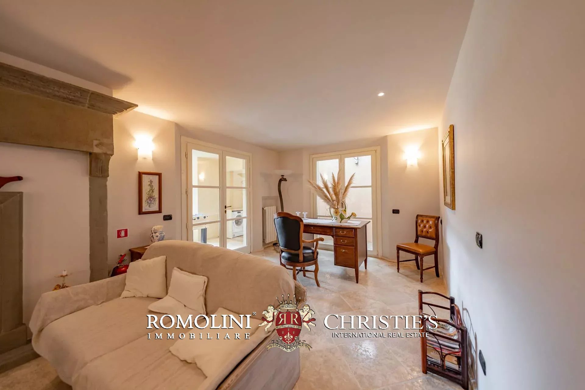 10 Bedroom Villa/Townhouse's Image 108