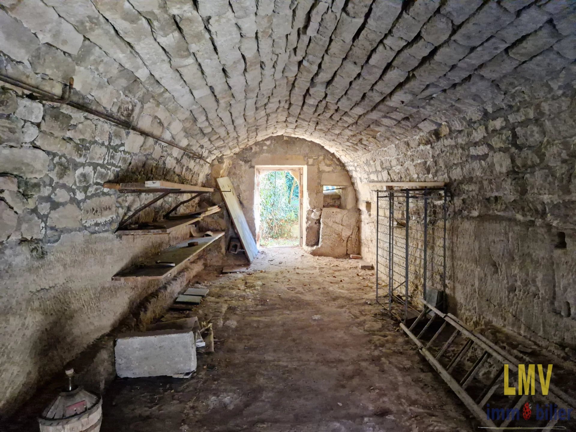 Garage/ Cave et terrain à bâtir