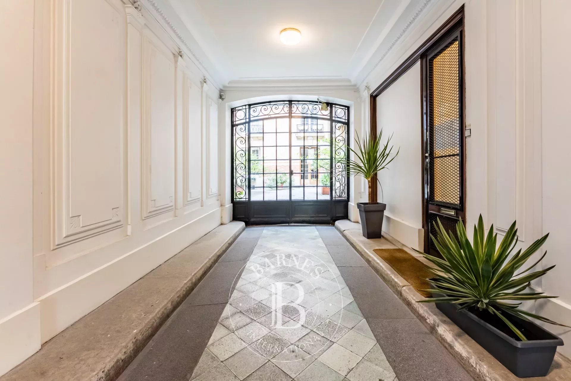 Daire Paris 8ème - picture 14