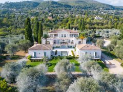 EXCEPTIONAL PROPERTY IN THE HEART OF AN OLIVE GROVE — photo 3 of 7