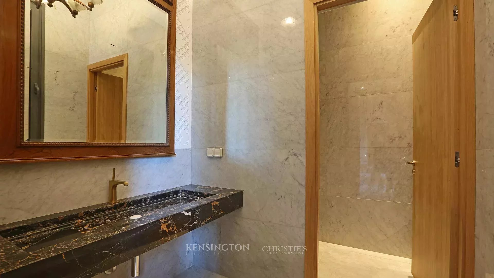 5 Bedroom Villa/Townhouse's Image 22
