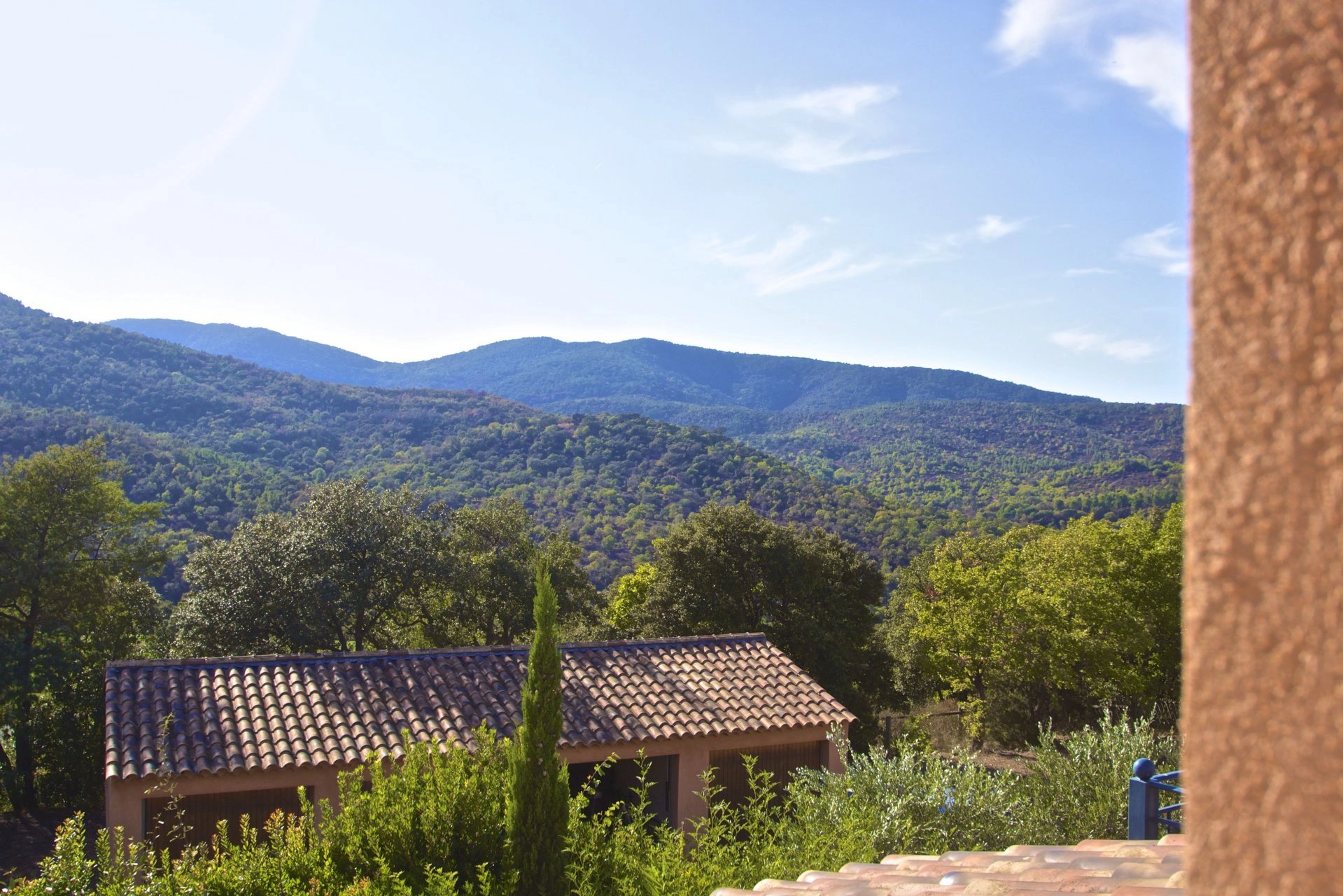 Roquebrune/s Argens, Villa -4 bedrooms -90m2- in luxury domaine, with pool & tennis