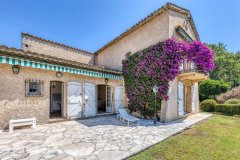 Villa to Renovate with Stunning Open Views Mougins — photo 7 of 7