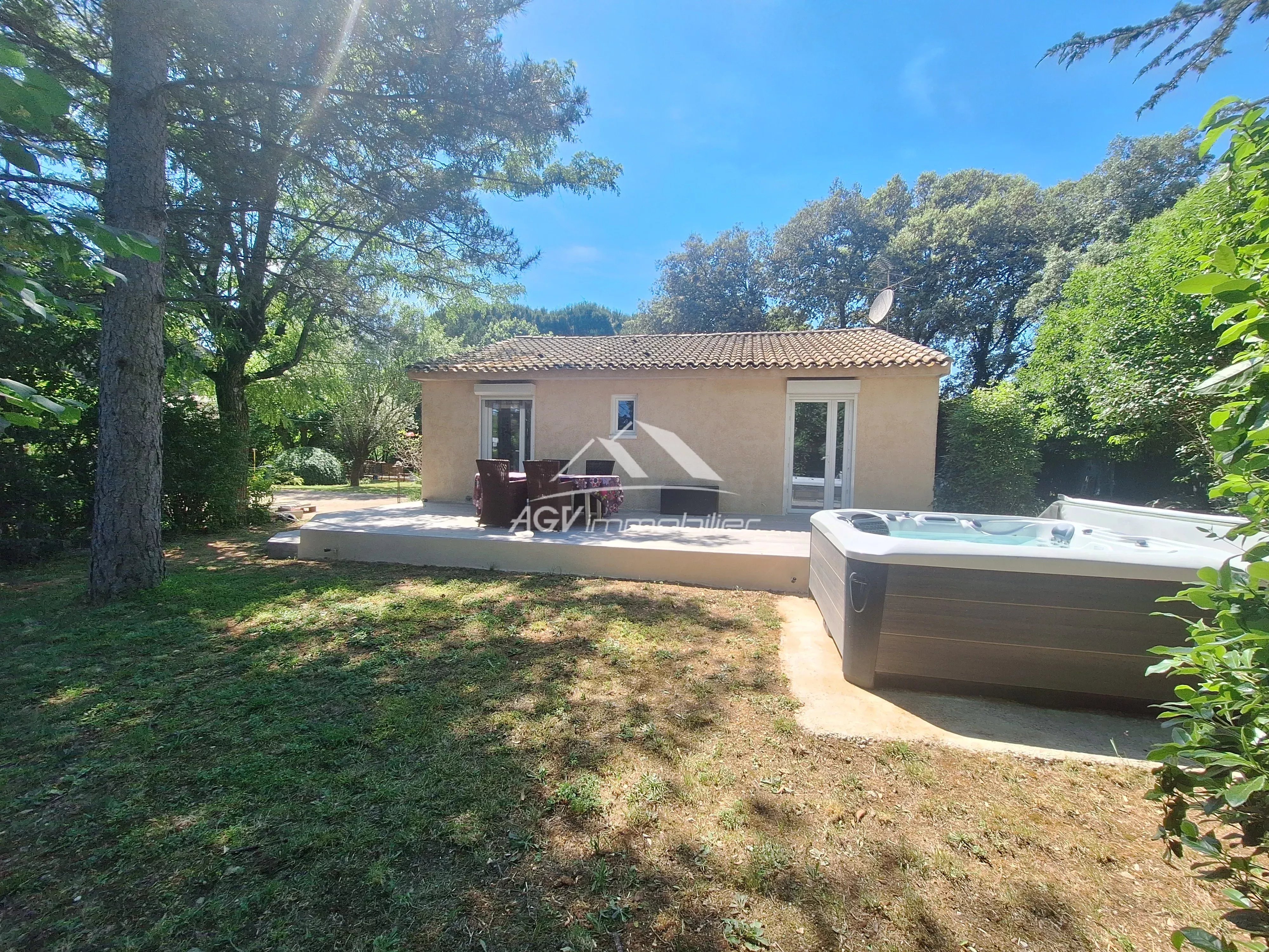QUISSAC – Maison de plain-pied 75 m² | 2 chambres | Terrain 1 280 m²
