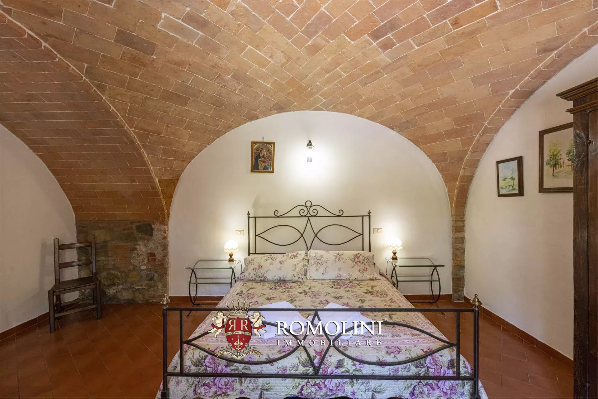 34 Bedroom Vineyard's Image 67