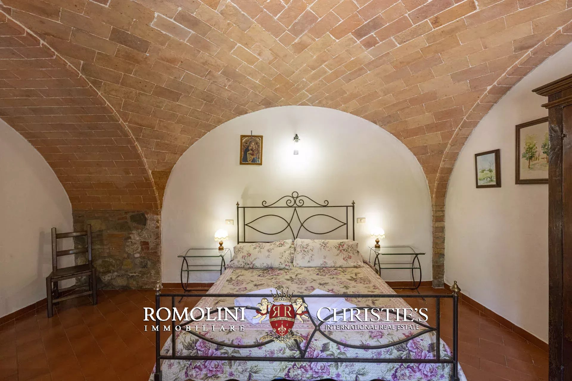 34 Bedroom Vineyard's Image 67