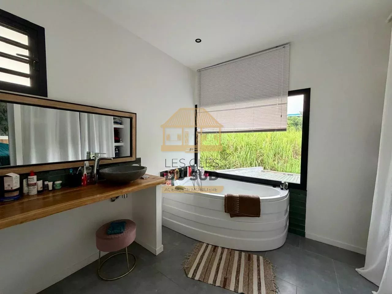 Maison T5 neuve avec piscine à vendre sur Saint Joseph 97480