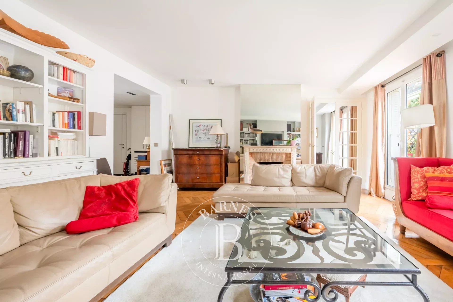 Exclusive listing - Paris 16 - Pompe / La Muette  - 2 bedrooms - Haussmann-style