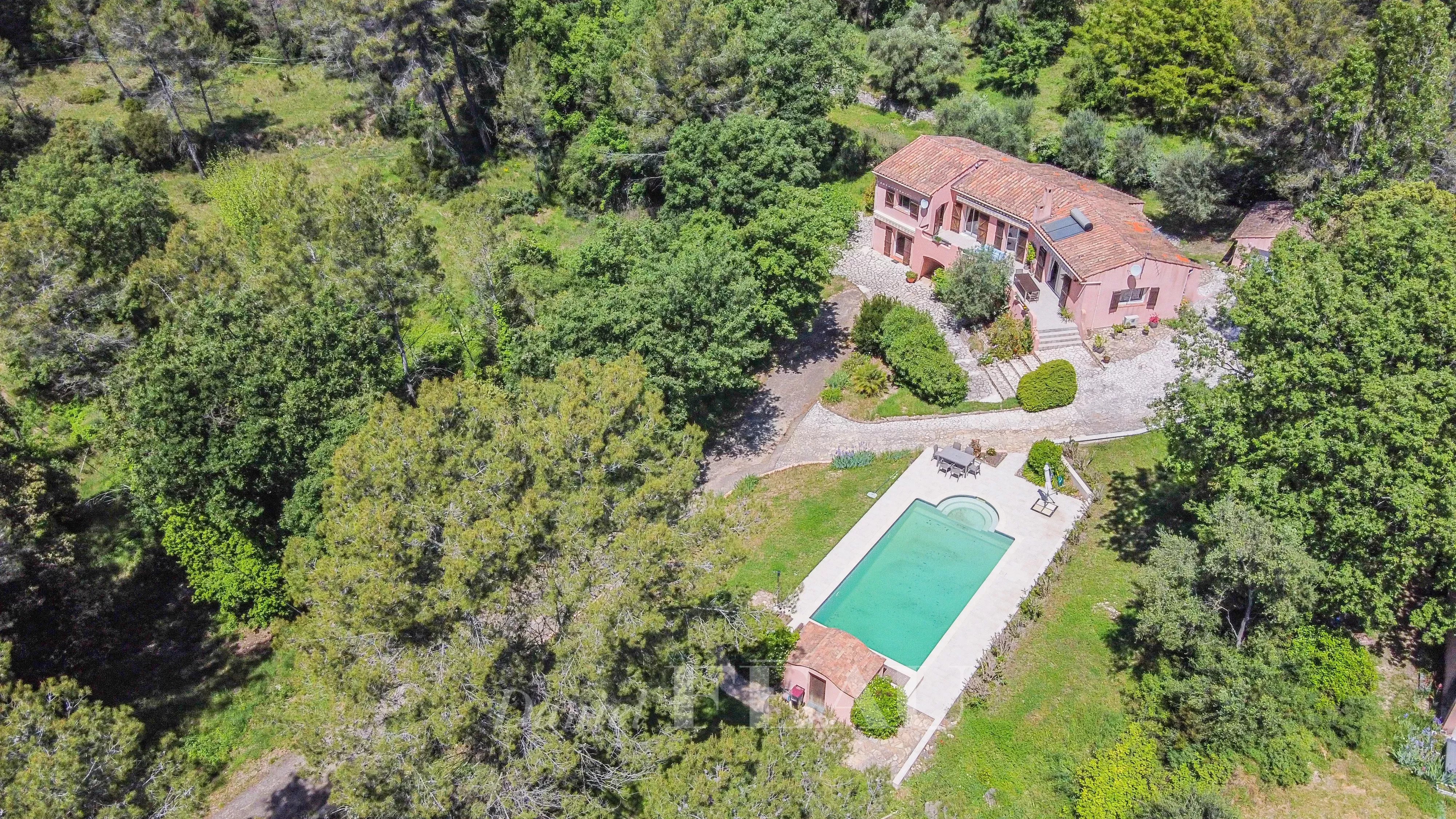 Bagnols en forêt - Villa provençale