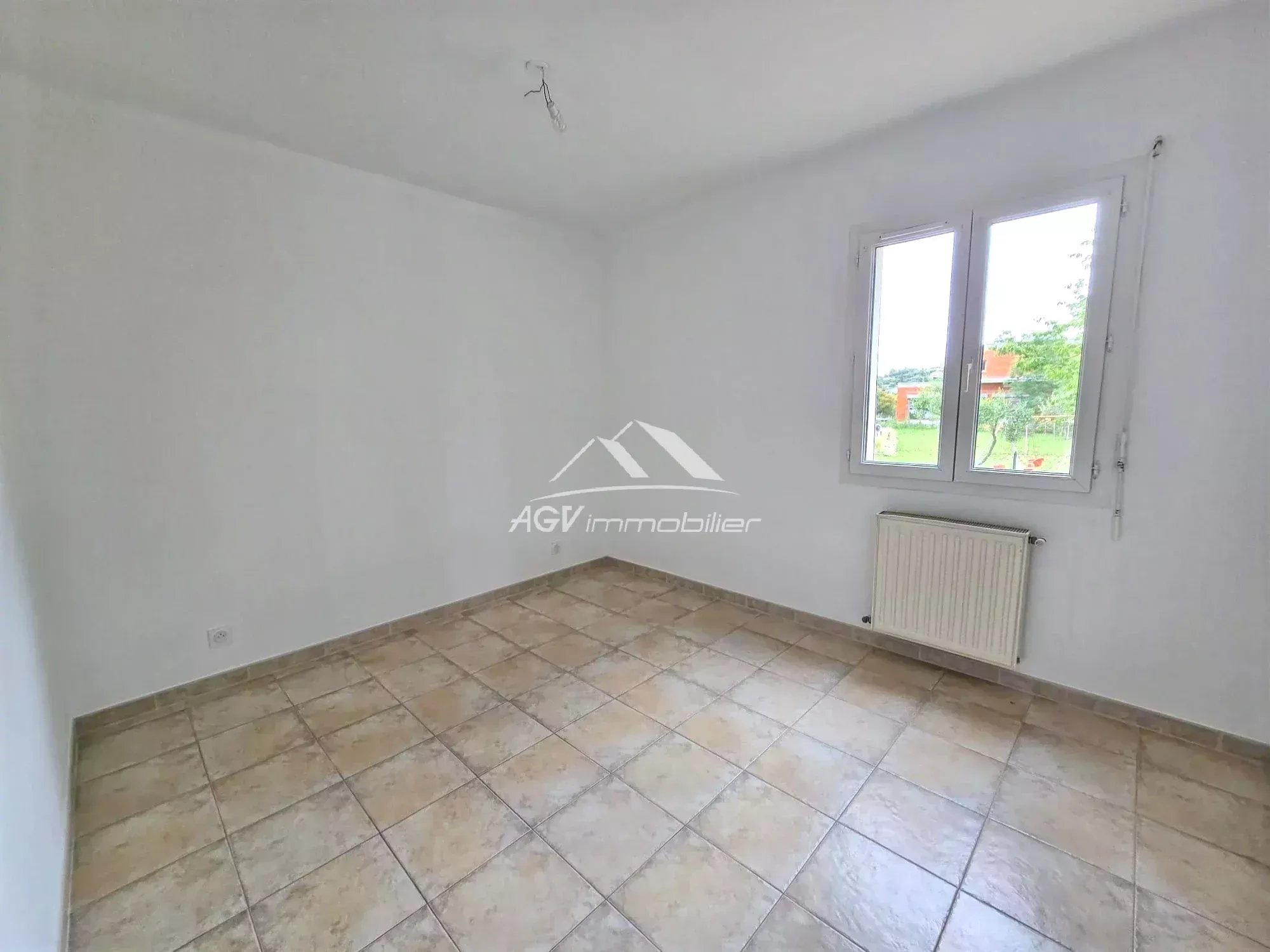 Maison de plain-pied, 3 chambres, garage