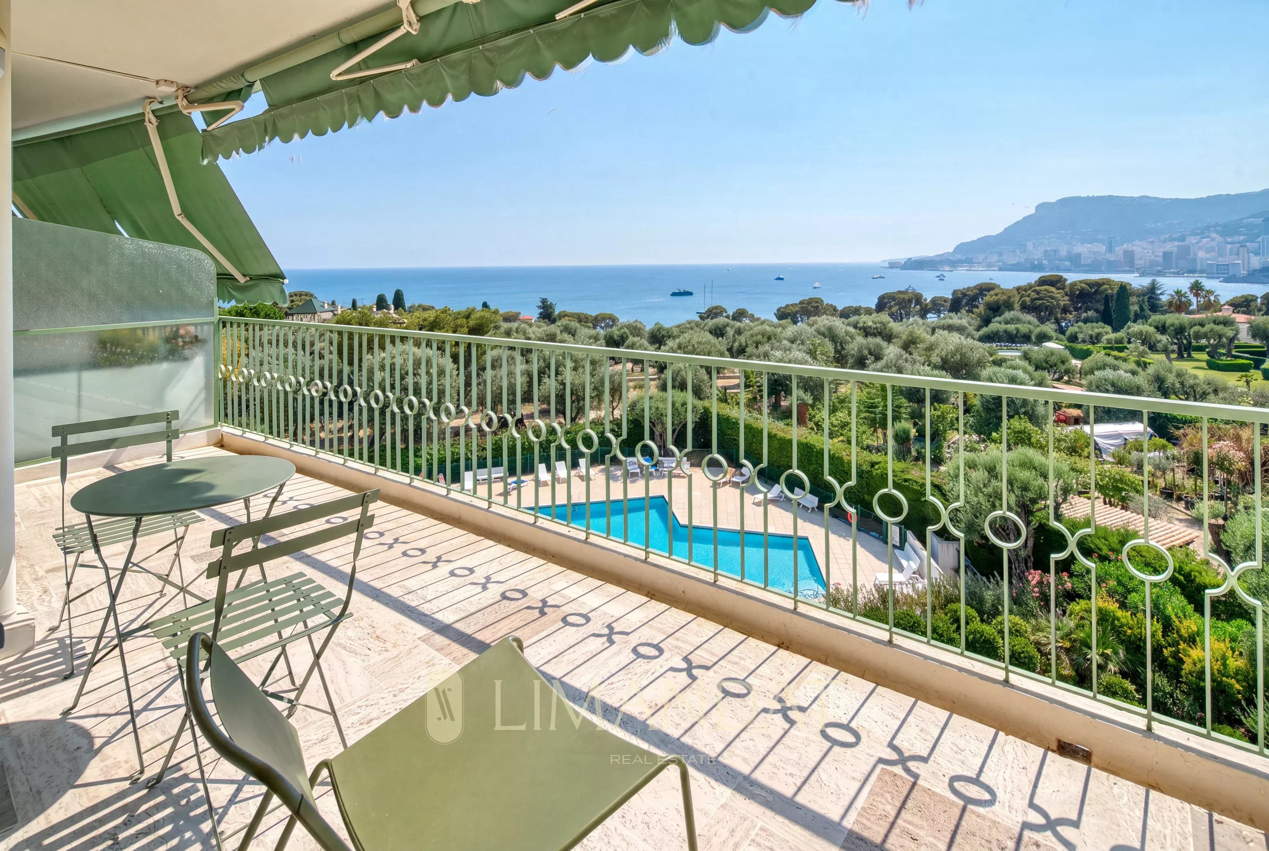 Cap Martin – 4 rooms 126 m² – terraces 38 m² – Stunning panoramic sea view Monaco/Italy