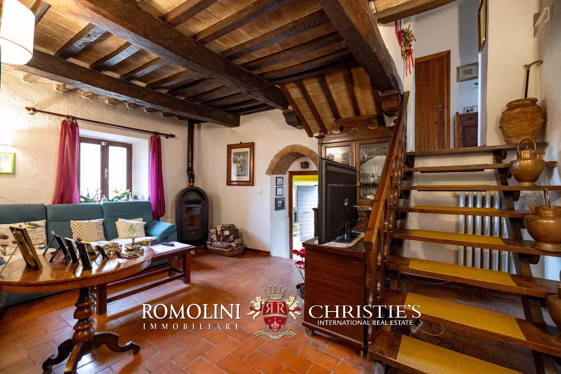 9 Bedroom Villa/Townhouse's Image 16