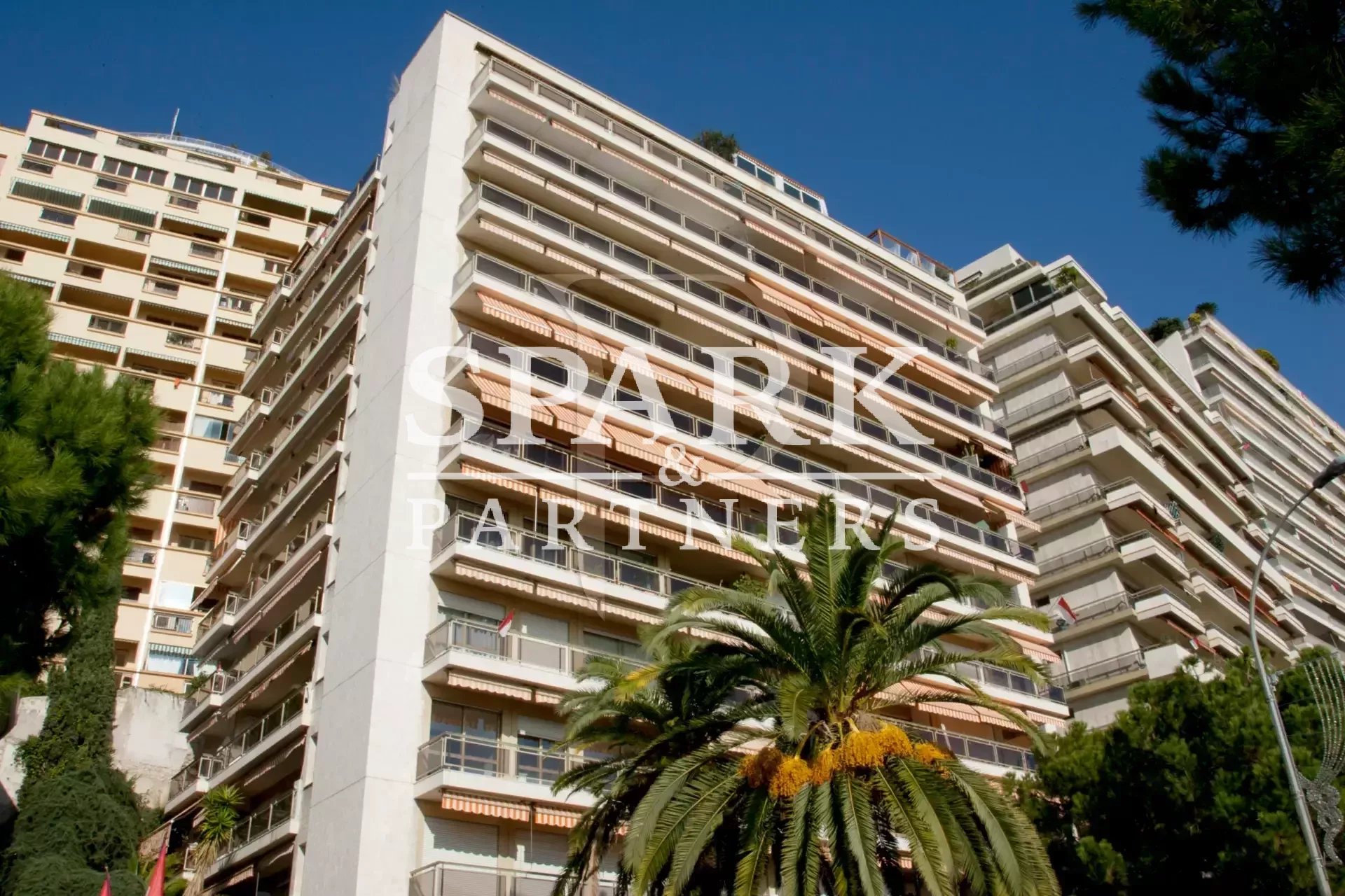 Monaco - Larvotto - 3 Rooms with great potential